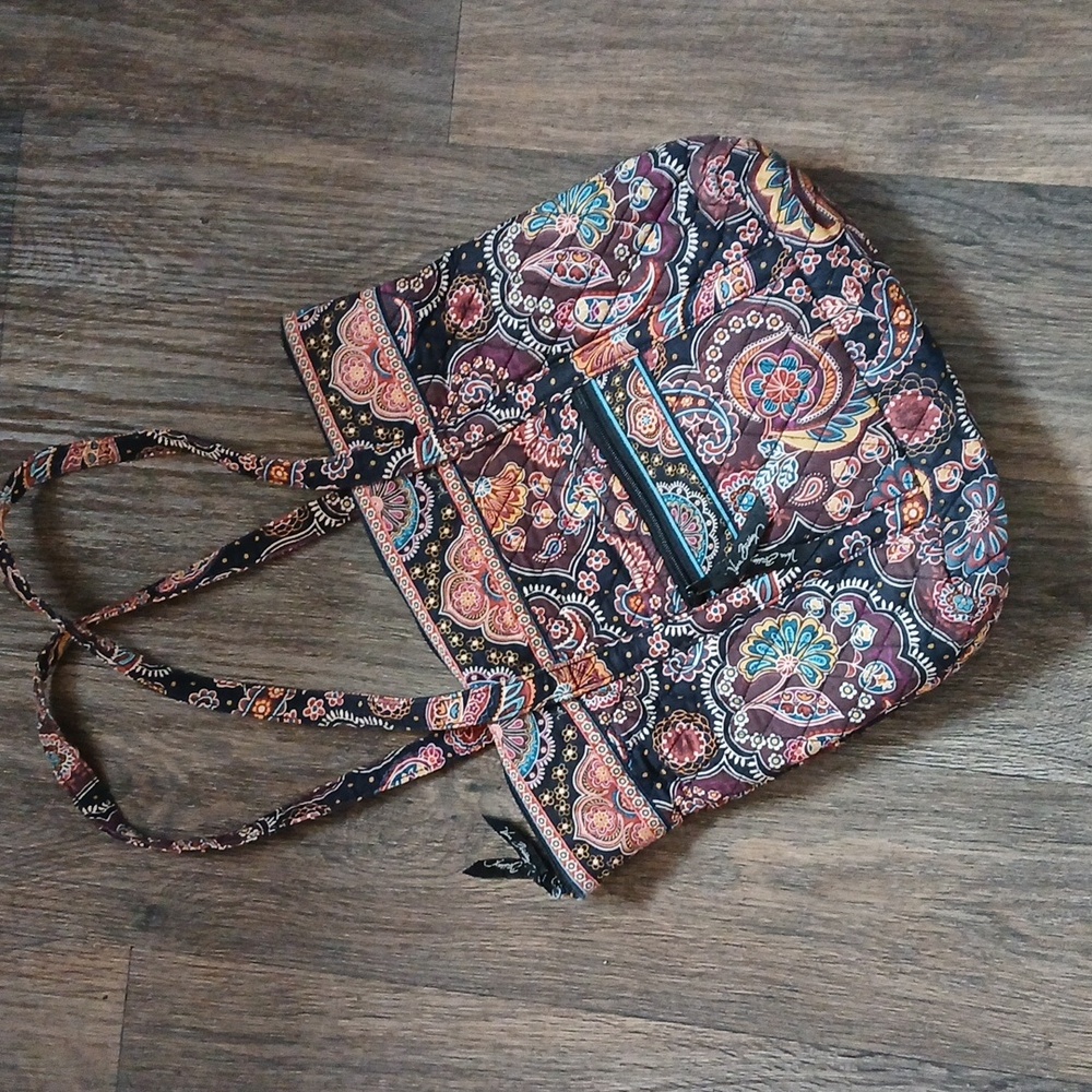 Retired Vera Bradley Kensington Quilted Zip Tote